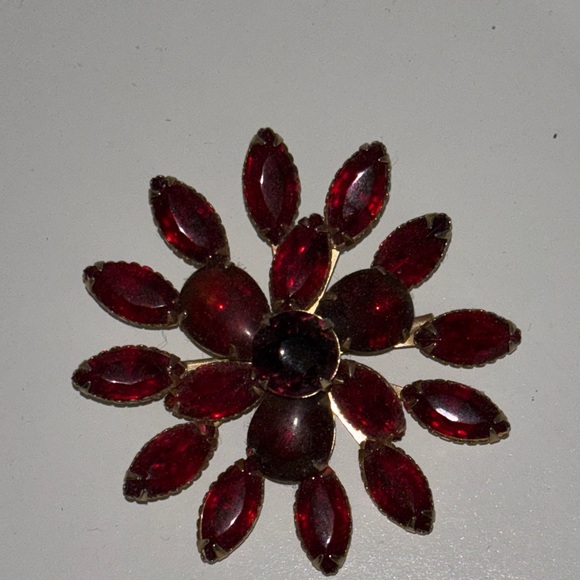 Jewelry - Antique Vintage Elegant Red Floral Brooch